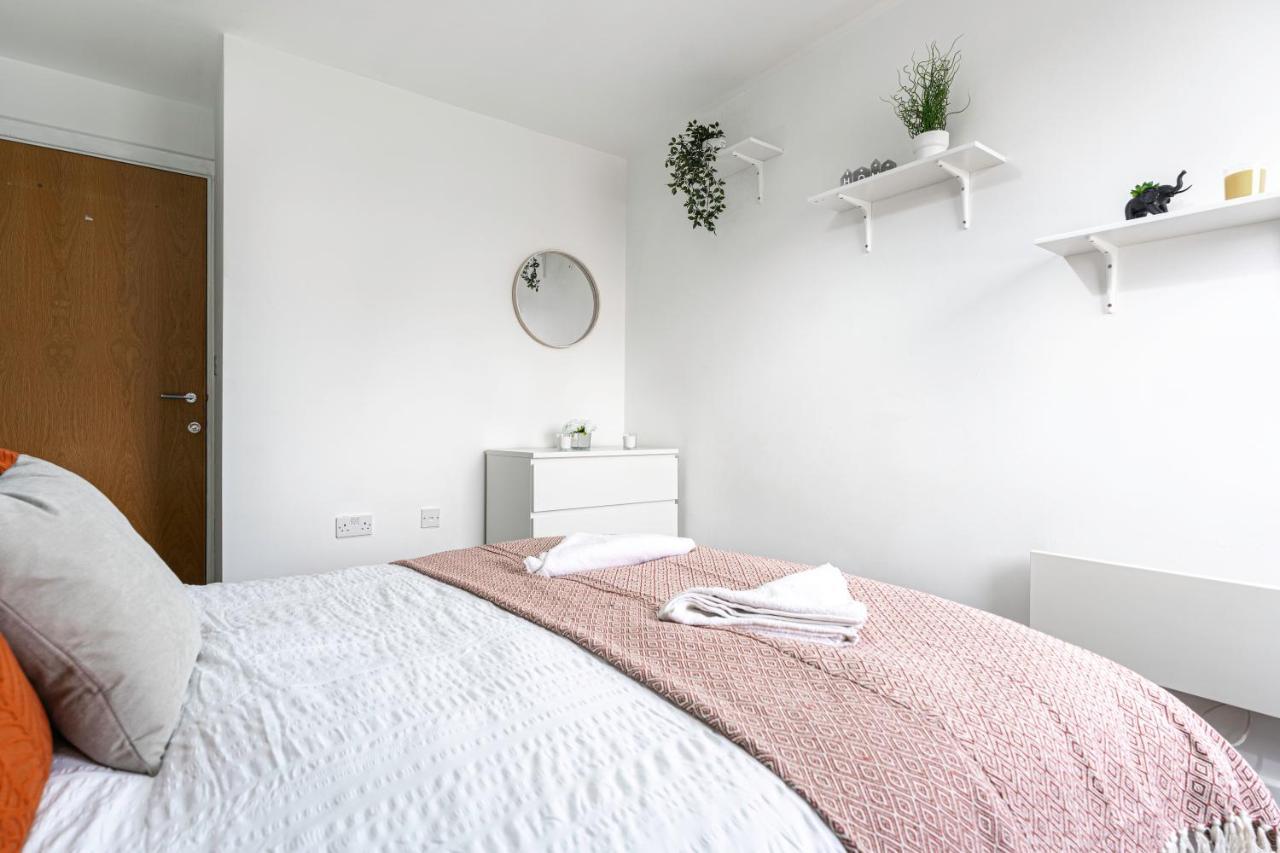 Jkg Property Solutions Presents Cosy City Apartment Coventry Exterior photo